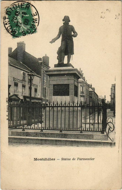 Carte postale ancienne Montdidier Statue de Parmentier à Montdidier