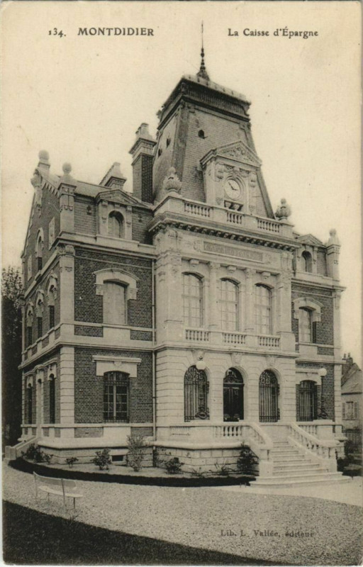Carte postale ancienne Montdidier Caisse d'Epargne à Montdidier