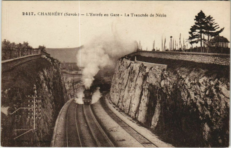 Carte postale ancienne Chambery L'Entree en Gare - La Tranchee de Nezin