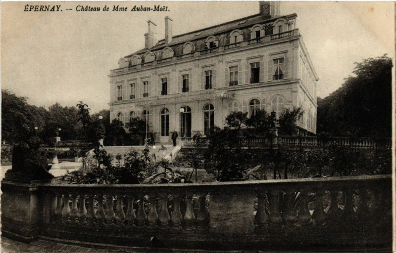 Carte postale ancienne Epernay - Chateau de Mme Auban-Moét à Épernay