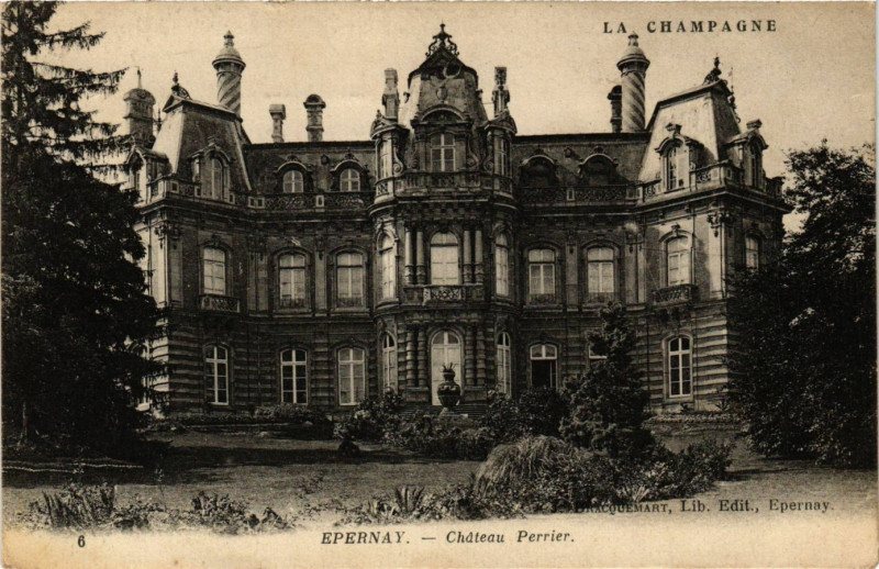 Carte postale ancienne La Champagne - Epernay - Chateau Perrier à Épernay