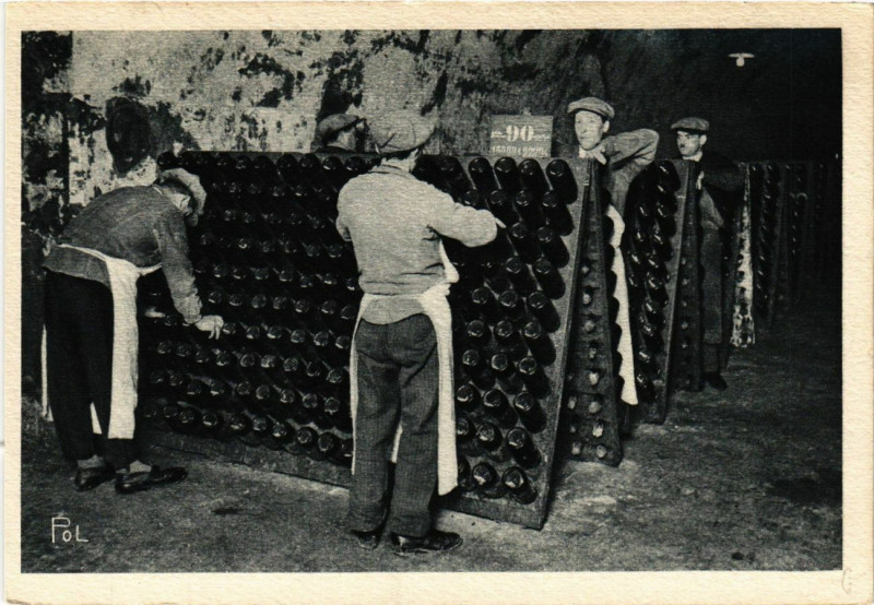 Carte postale ancienne Le Remuage - Maison Delbeck