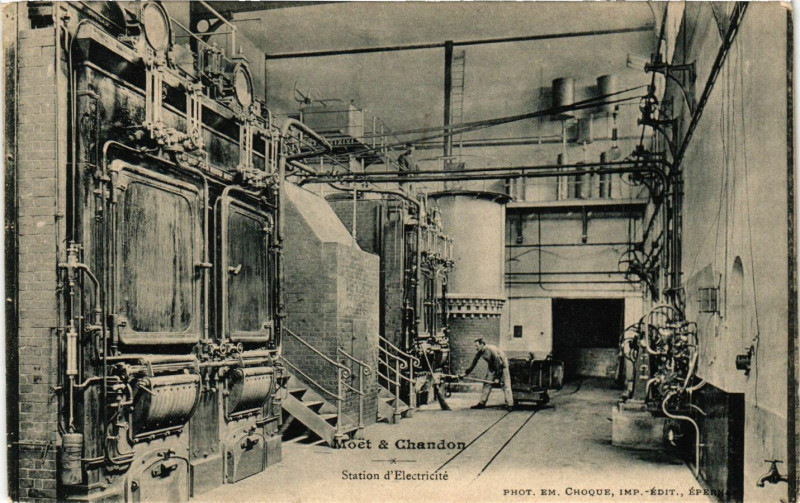 Carte postale ancienne Moet & Chandon - Station d'electricite