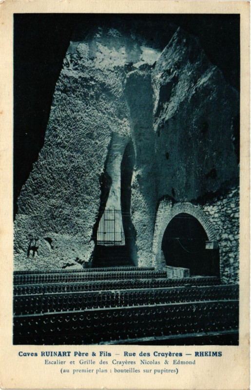 Carte postale ancienne Cuves Ruinart Pere & Fils Rue des Crayeres Rheims-Escalier et