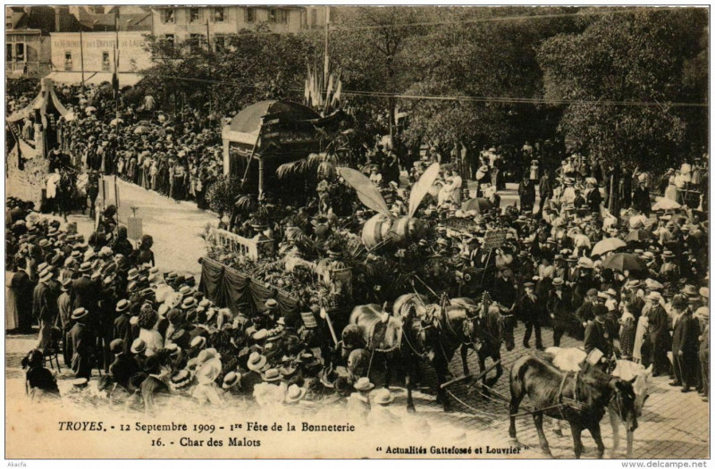 Carte postale ancienne Troyes Char des Malots à Troyes