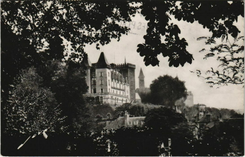 Carte postale ancienne Pau Chateau Henri Iv France à Pau