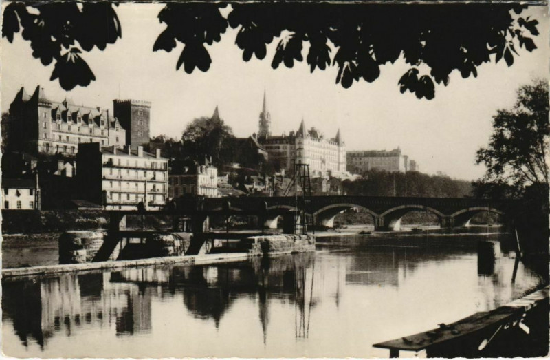 Carte postale ancienne Pau Chateau Henri Iv France à Pau