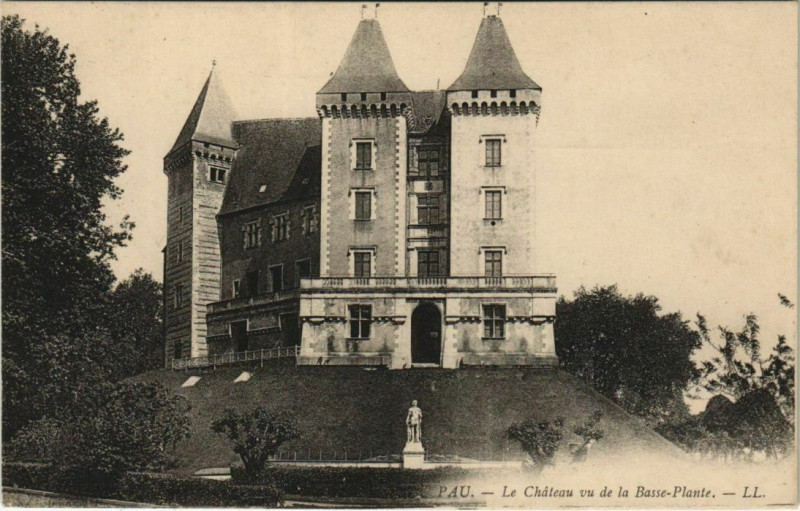 Carte postale ancienne Pau Le Chateau France à Pau