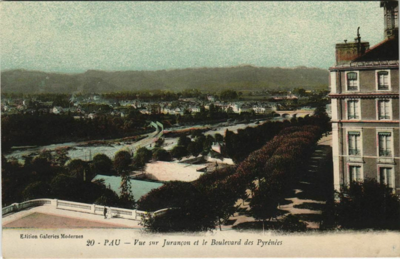 Carte postale ancienne Pau vue sur Jurancon et le Boulevard des Pyrenees France à Pau