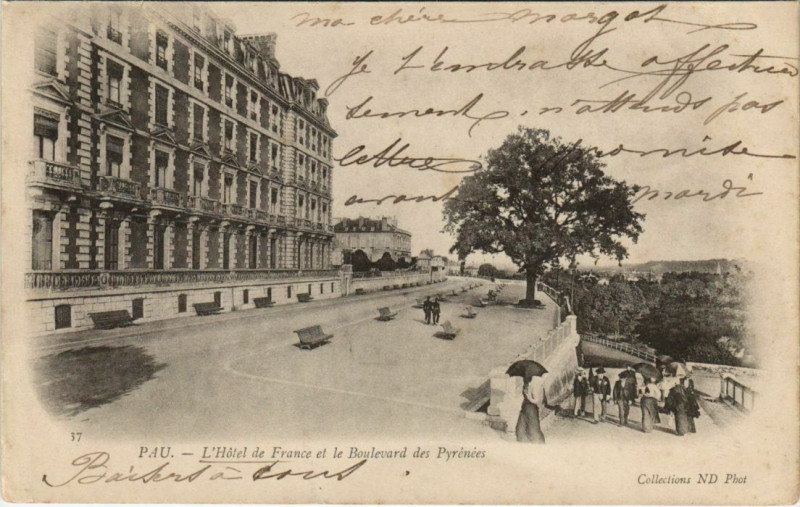 Carte postale ancienne Pau Hotel de France et le Boulevard des Pyrenees France à Pau