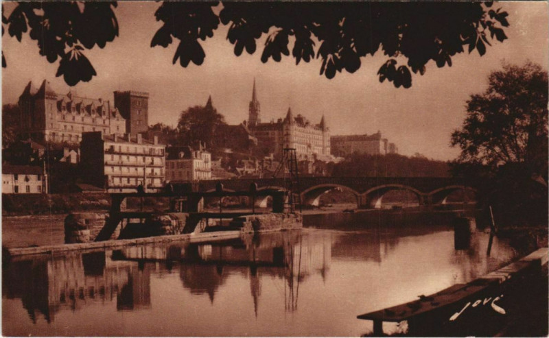 Carte postale ancienne Pau Chateau Henri Iv France à Pau
