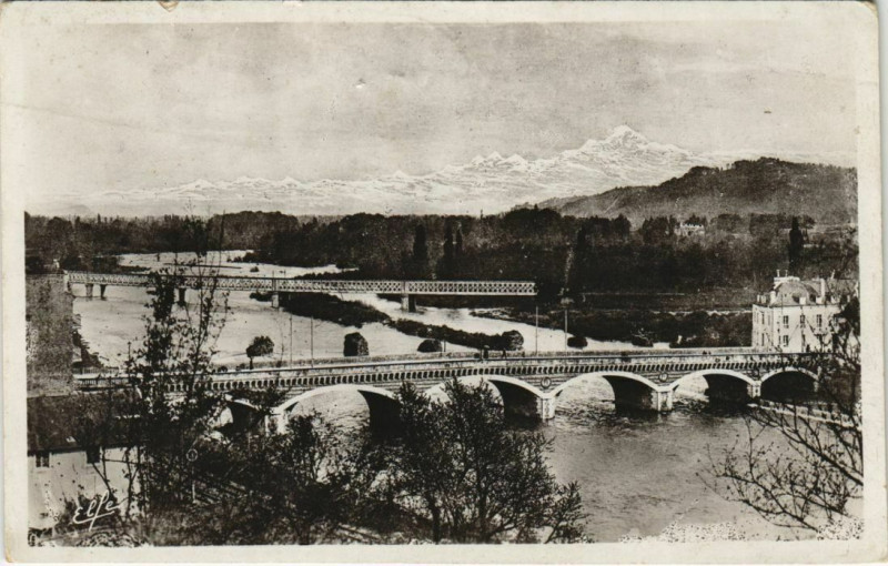 Carte postale ancienne Pau vue sur le Gave et Pic du Midi de Bigorre France à Pau