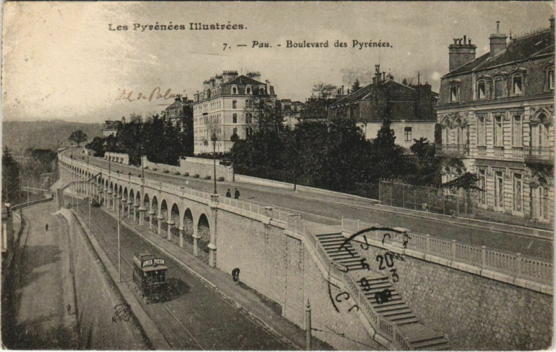 Carte postale ancienne Pau Boulevard des Pyrenees France à Pau