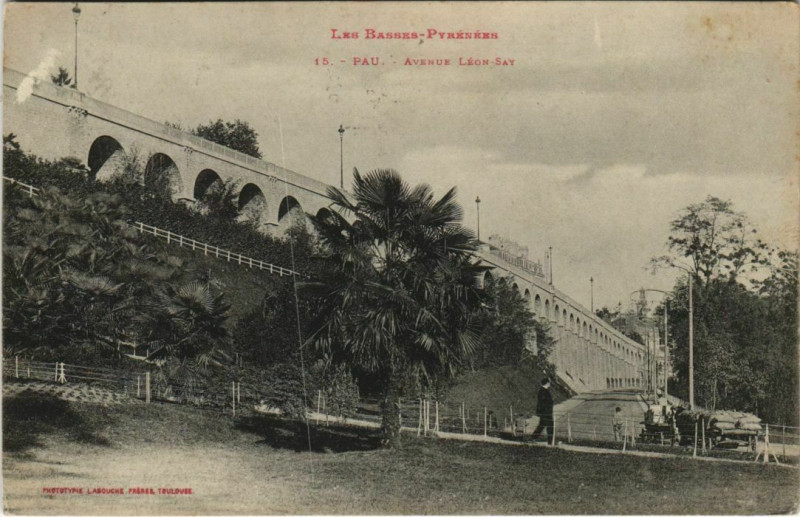 Carte postale ancienne Pau Avenue Leon Say France à Pau