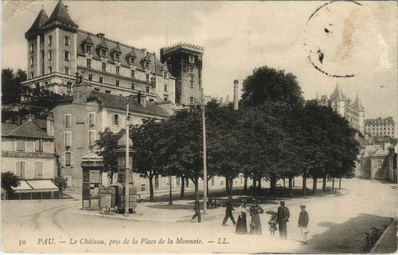 Carte postale ancienne Pau Le Chateau France à Pau