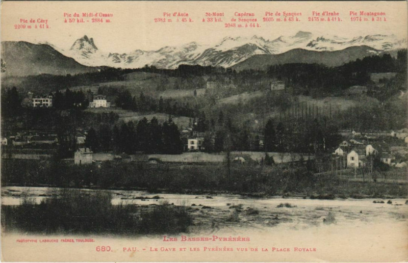 Carte postale ancienne Pau Le Gave et les Pyrenees France à Pau