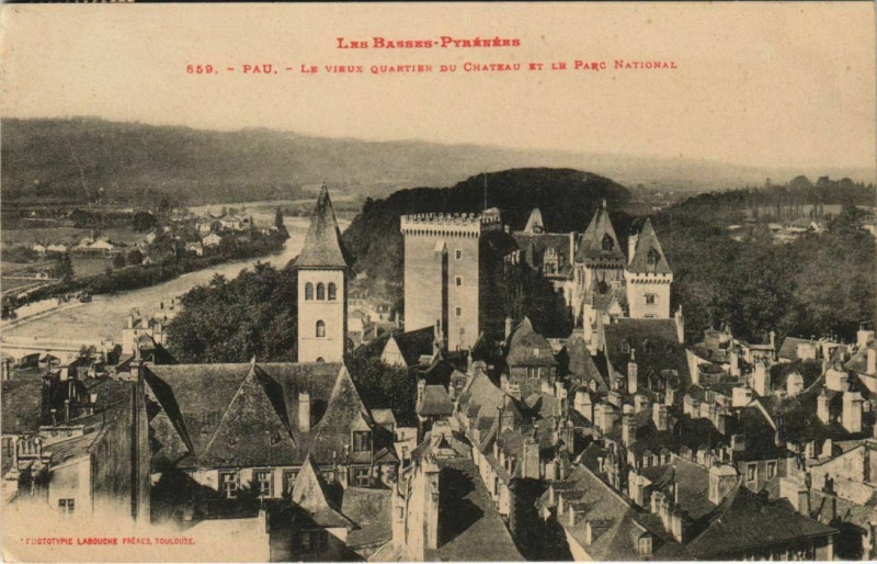 Carte postale ancienne Pau le vieux Quartier du Chateau et le Parc National France à Pau