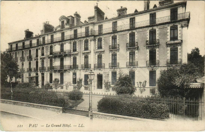 Carte postale ancienne Pau Grand Hotel France à Pau