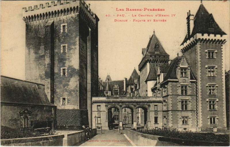 Carte postale ancienne Pau Chateau Henri Iv France à Pau