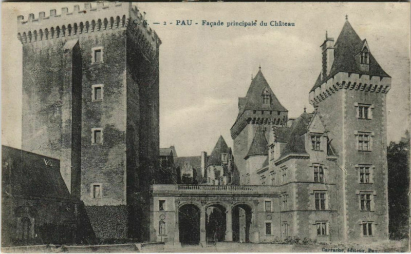 Carte postale ancienne Pau Le Chateau ,facade principale France à Pau