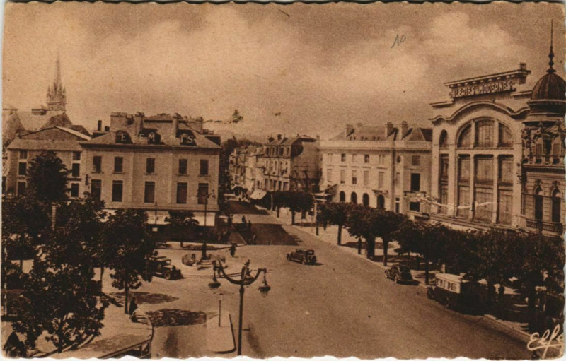 Carte postale ancienne Pau Rue Marechal Joffre France à Pau
