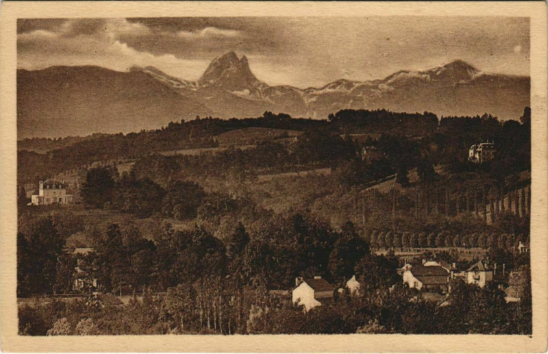 Carte postale ancienne Pau Chaine des Pyrenees France à Pau
