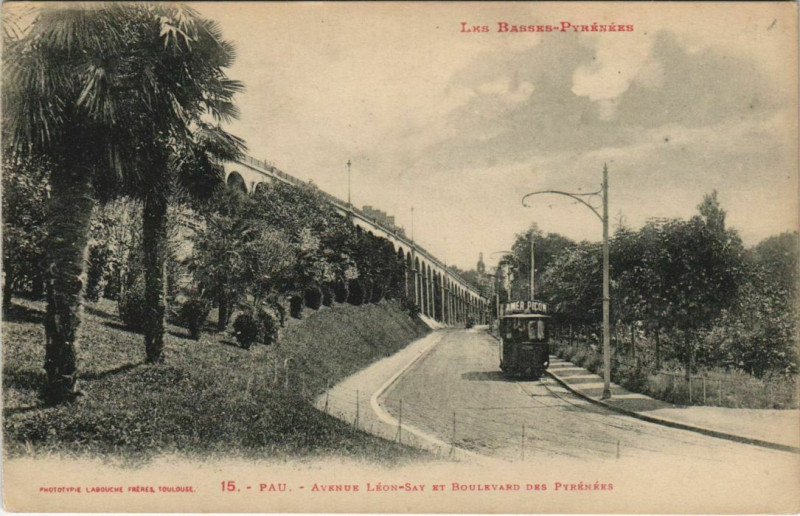 Carte postale ancienne Pau Avenue Leon Say et Boulevard des Pyrenees France à Pau