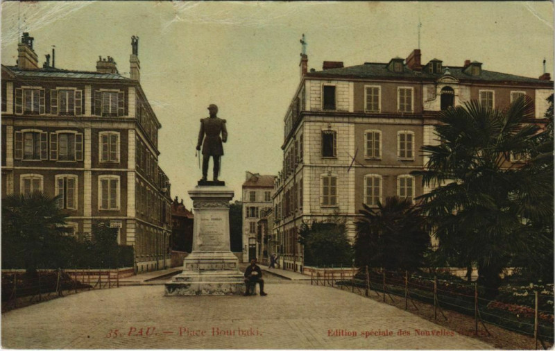 Carte postale ancienne Pau Place Bourbaki France à Pau