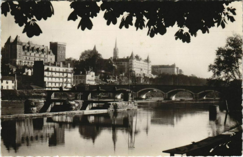 Carte postale ancienne Pau Chateau d'Henri Iv France à Pau