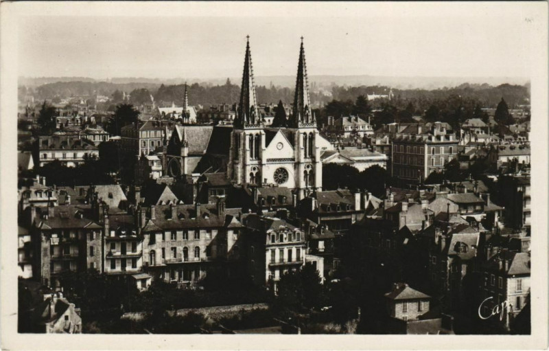Carte postale ancienne Pau vue vers l'Eglise Saint-Jacques France à Pau