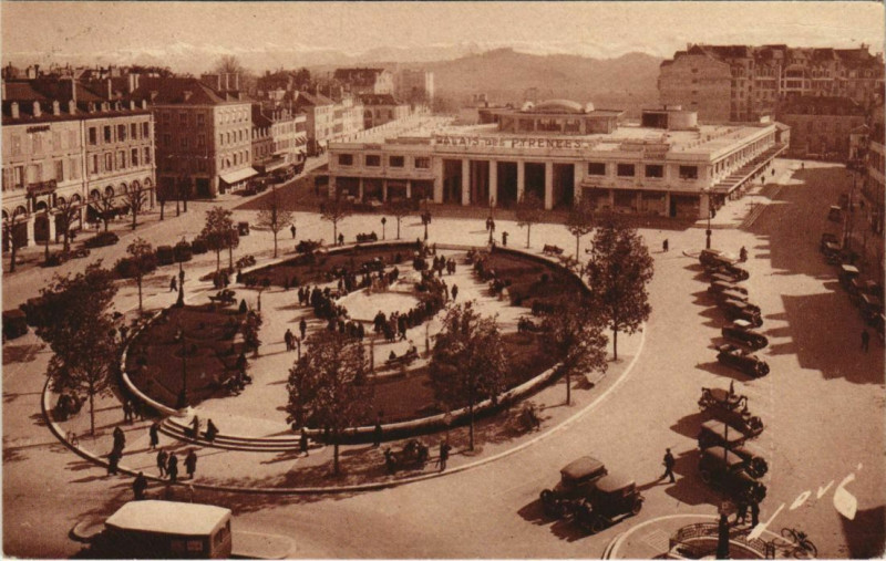Carte postale ancienne Pau Place Clemenceau France à Pau