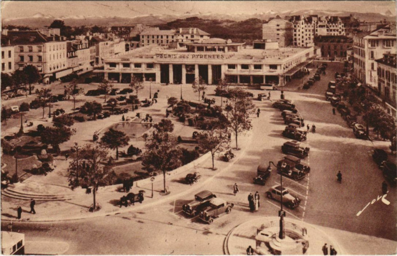 Carte postale ancienne Pau Place Clemenceau France à Pau