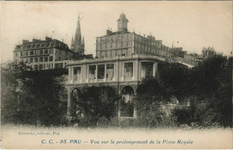 Carte postale ancienne Pau vue sur le prolongement de la Place Royale France à Pau