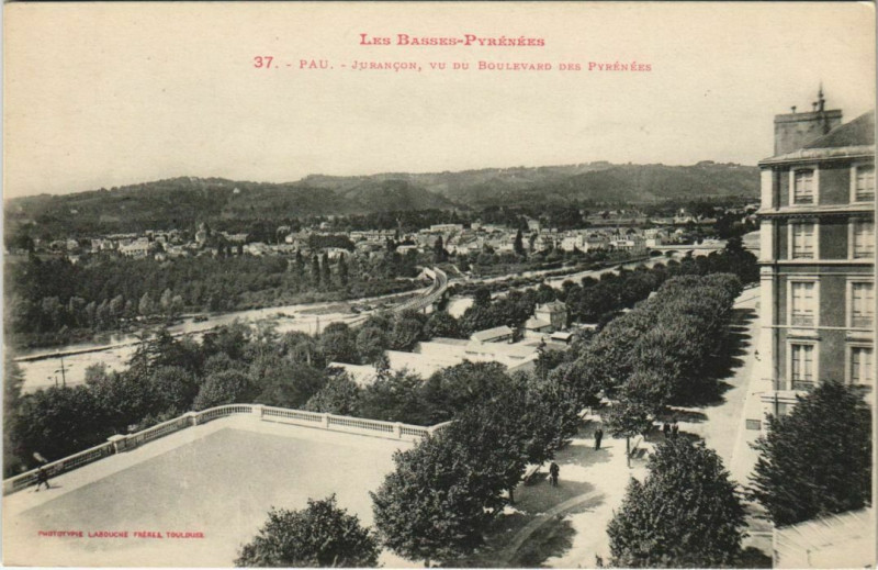 Carte postale ancienne Pau Jurancon, vu du Boulevard des Pyrenees France à Pau