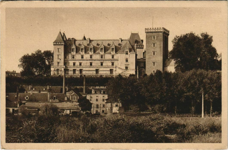 Carte postale ancienne Pau Chateau vu de la Vallee France à Pau