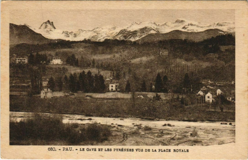 Carte postale ancienne Pau Le Gave et les Pyrenees France à Pau