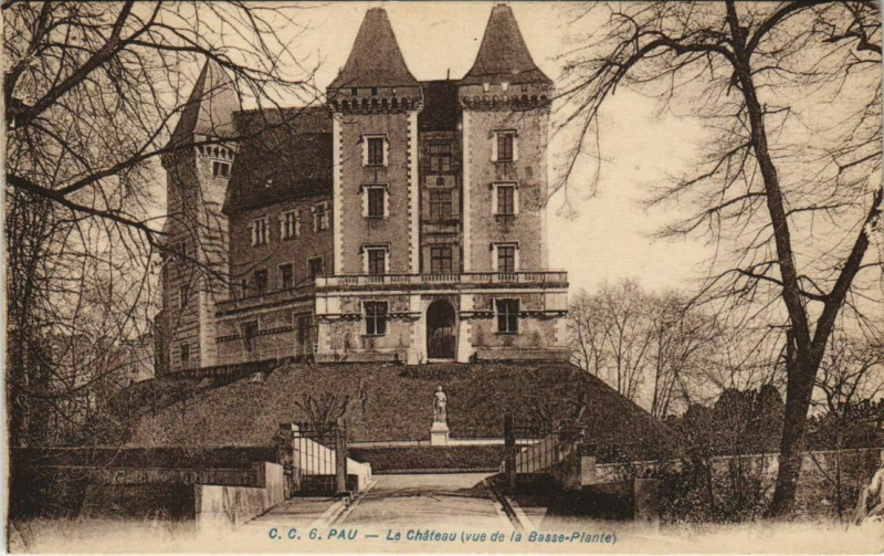 Carte postale ancienne Pau Le Chateau France à Pau