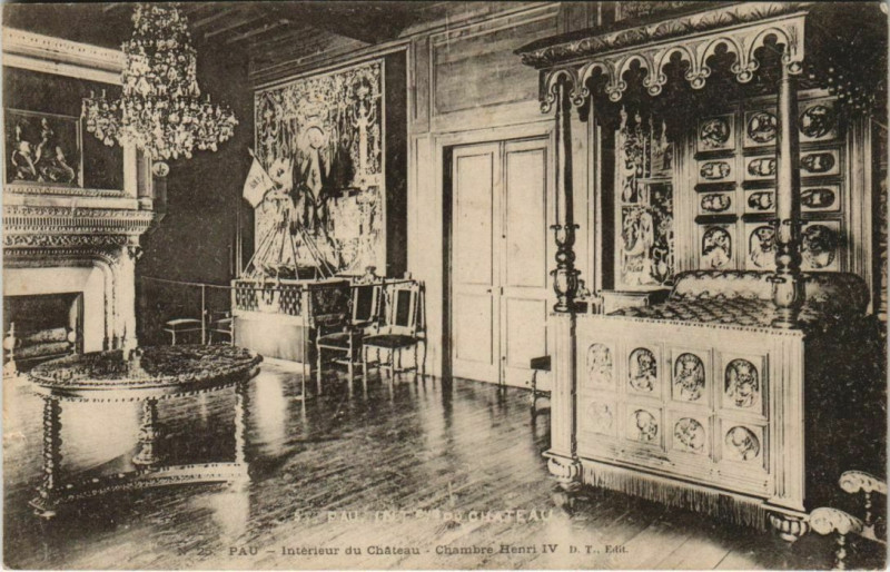 Carte postale ancienne Pau Interieur du Chateau, Chambre Henri Iv France à Pau