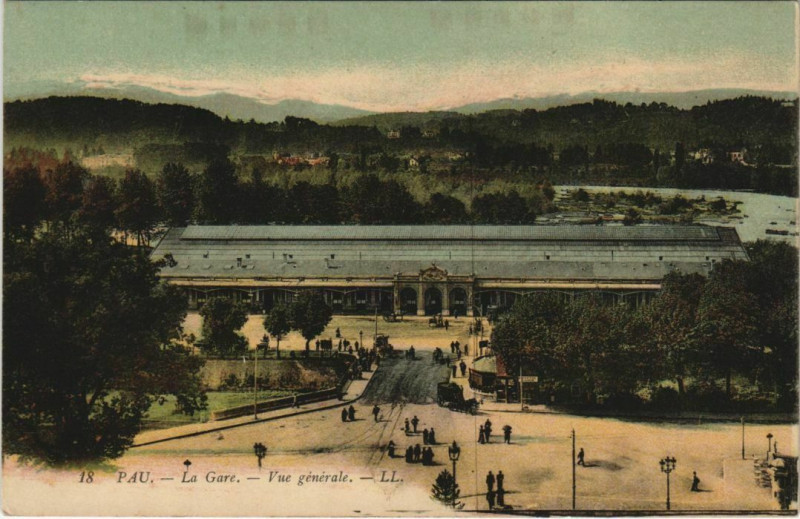 Carte postale ancienne Pau La Gare ,vue generale France à Pau