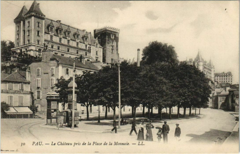 Carte postale ancienne Pau Le Chateau France à Pau