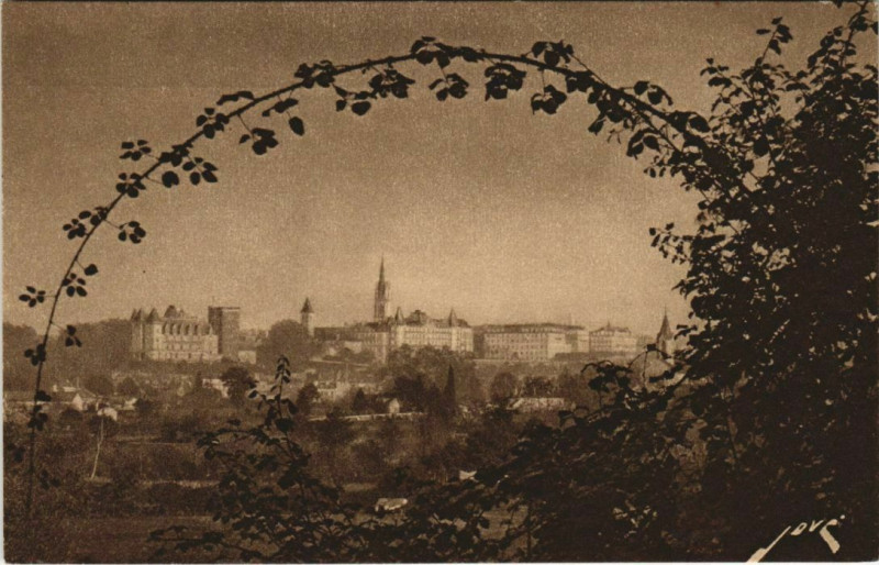 Carte postale ancienne Pau vue generale prise des coteaux de Jurancon France à Pau