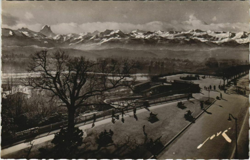 Carte postale ancienne Pau Chaine des Pyrenees ,Pic du Midi d'Ossau France à Pau