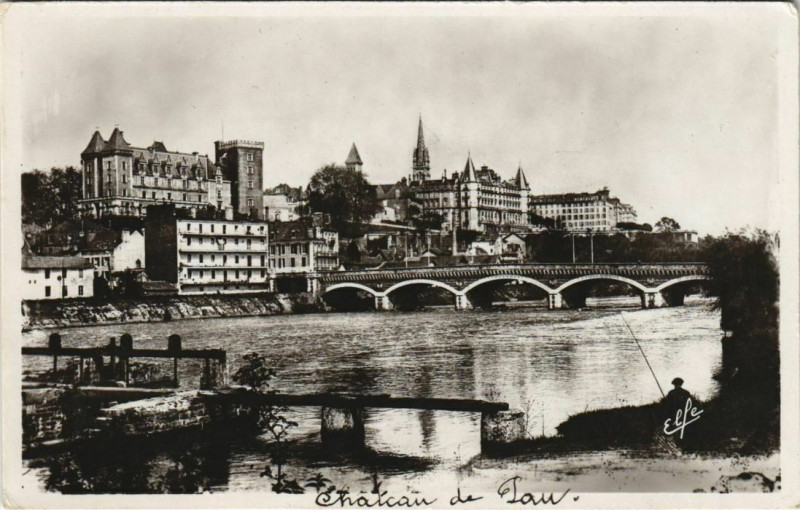 Carte postale ancienne Pau Le Chateau France à Pau