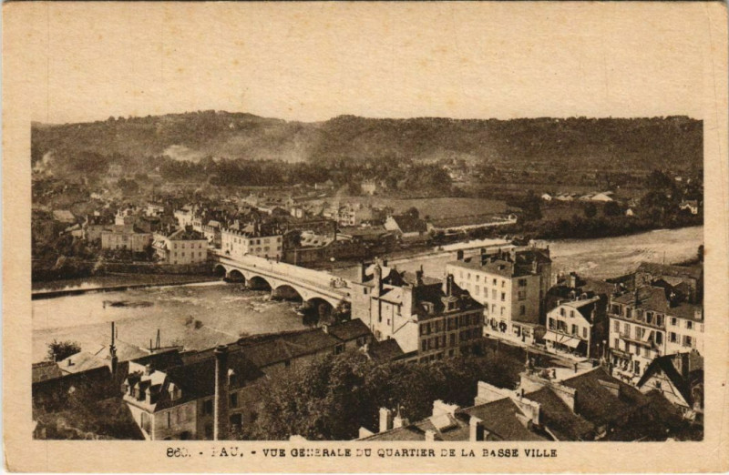 Carte postale ancienne Pau vue generale du Quartier de la Basse Ville France à Pau
