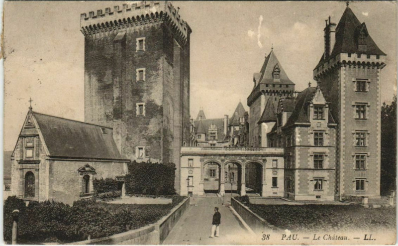 Carte postale ancienne Pau Le Chateau France à Pau