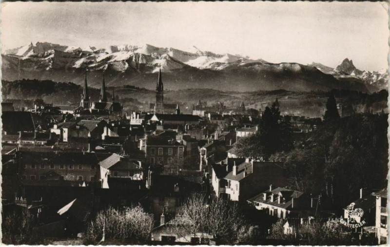 Carte postale ancienne Pau vue generale ,Chaine des Pyrenees France à Pau
