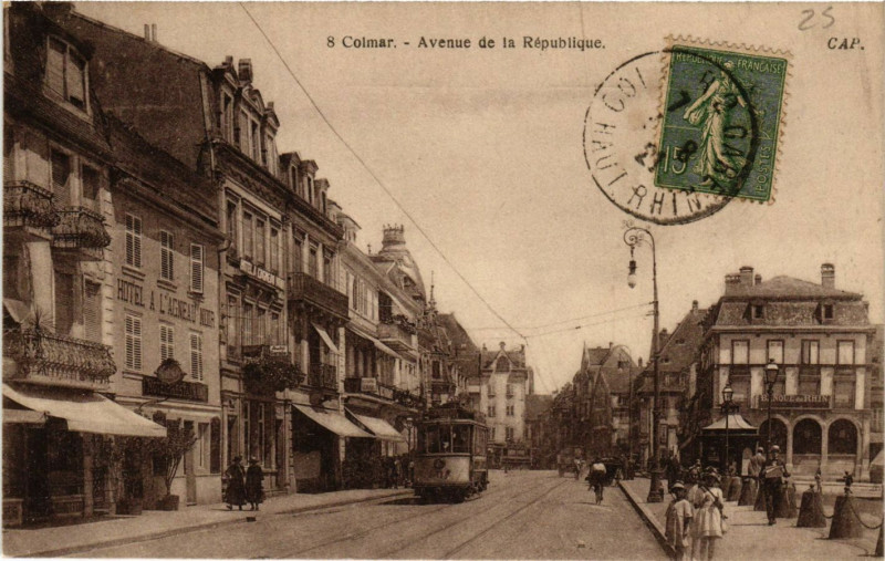 Carte postale ancienne Colmar - Avenue de la République à Colmar