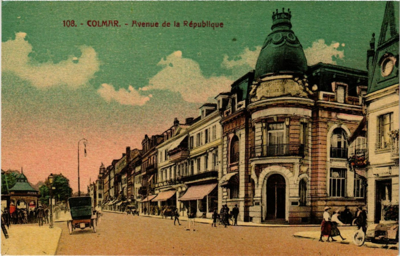 Carte postale ancienne Colmar - Avenue de la République à Colmar