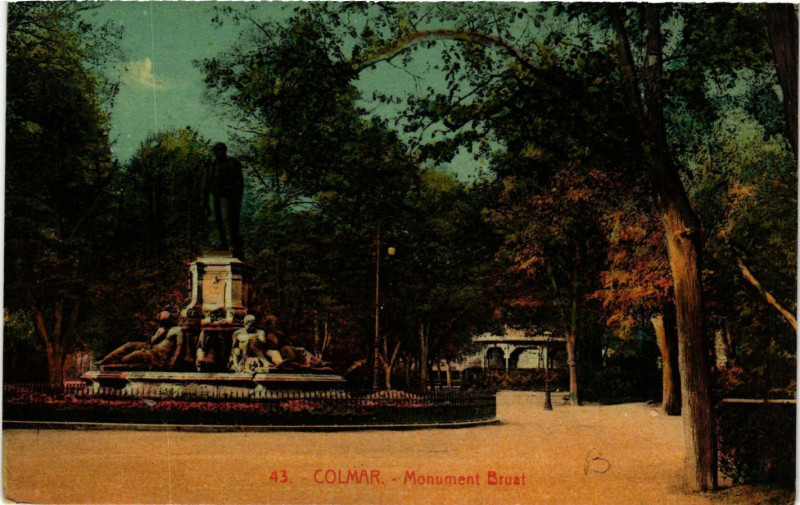 Carte postale ancienne Colmar - Monument Bruat à Colmar