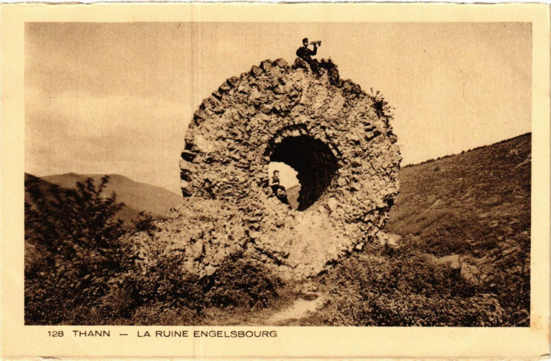 Carte postale ancienne Thann - La Ruine Engelsbourg à Thann